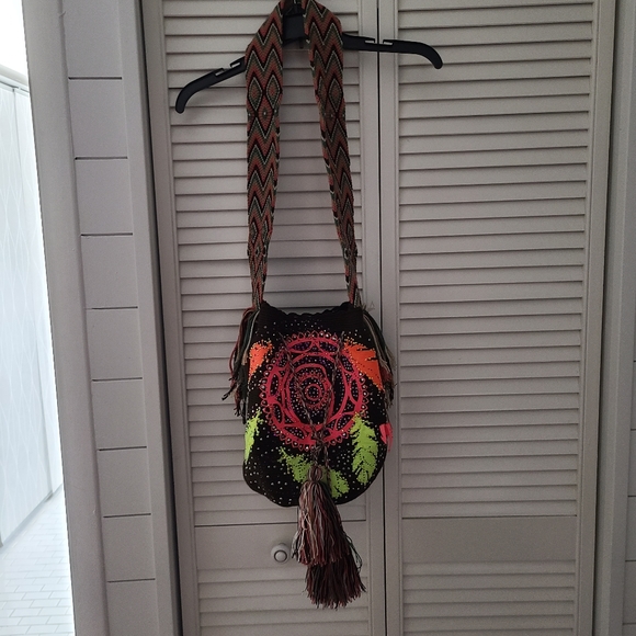 Wayuu boho bag with Swarovski embellishments - Picture 2 of 8